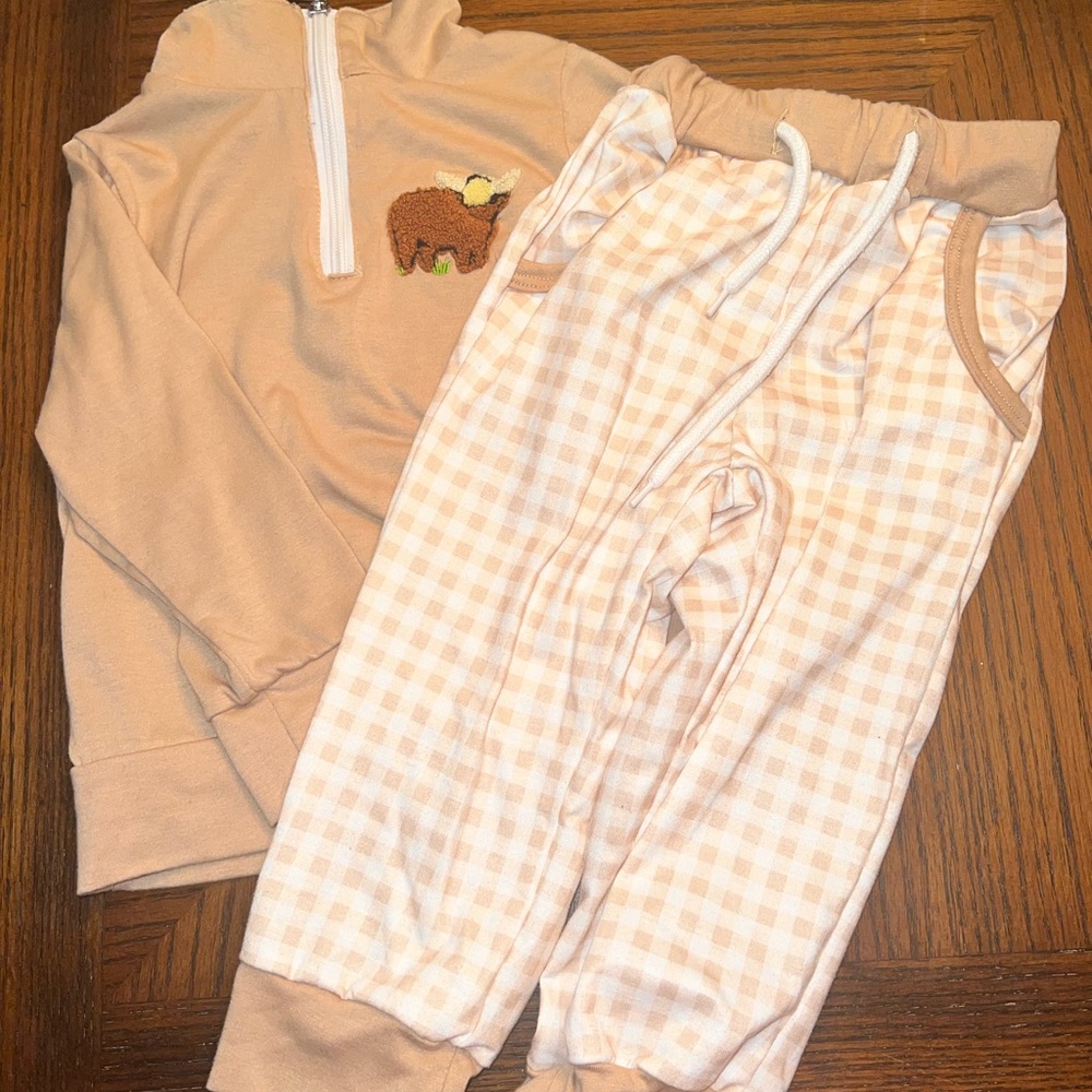 Cozy tan highland cow French knot Set